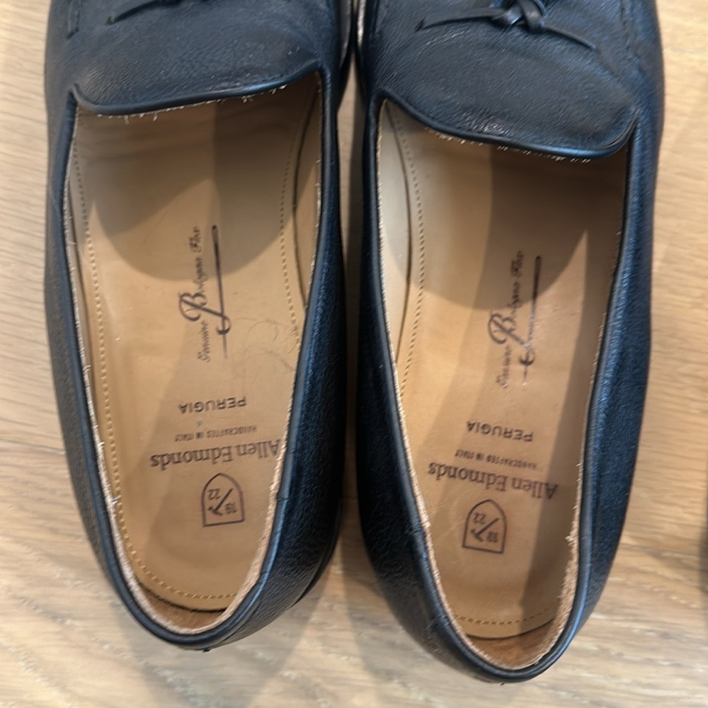 Allen Edmonds Perugia Men’s 10.5 Italian Leather Tassle Loafers Slip On Black - Picture 9 of 9
